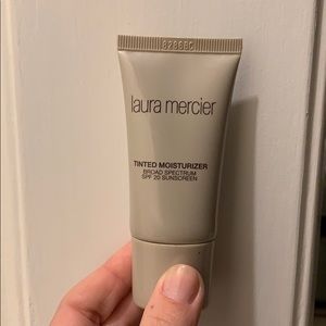 Laura mercies tinted moisturizer 2W2 Nude